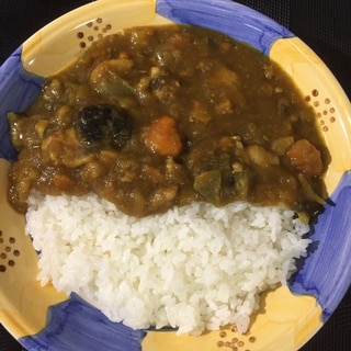 茄子とピーマン入りの記念日カレー